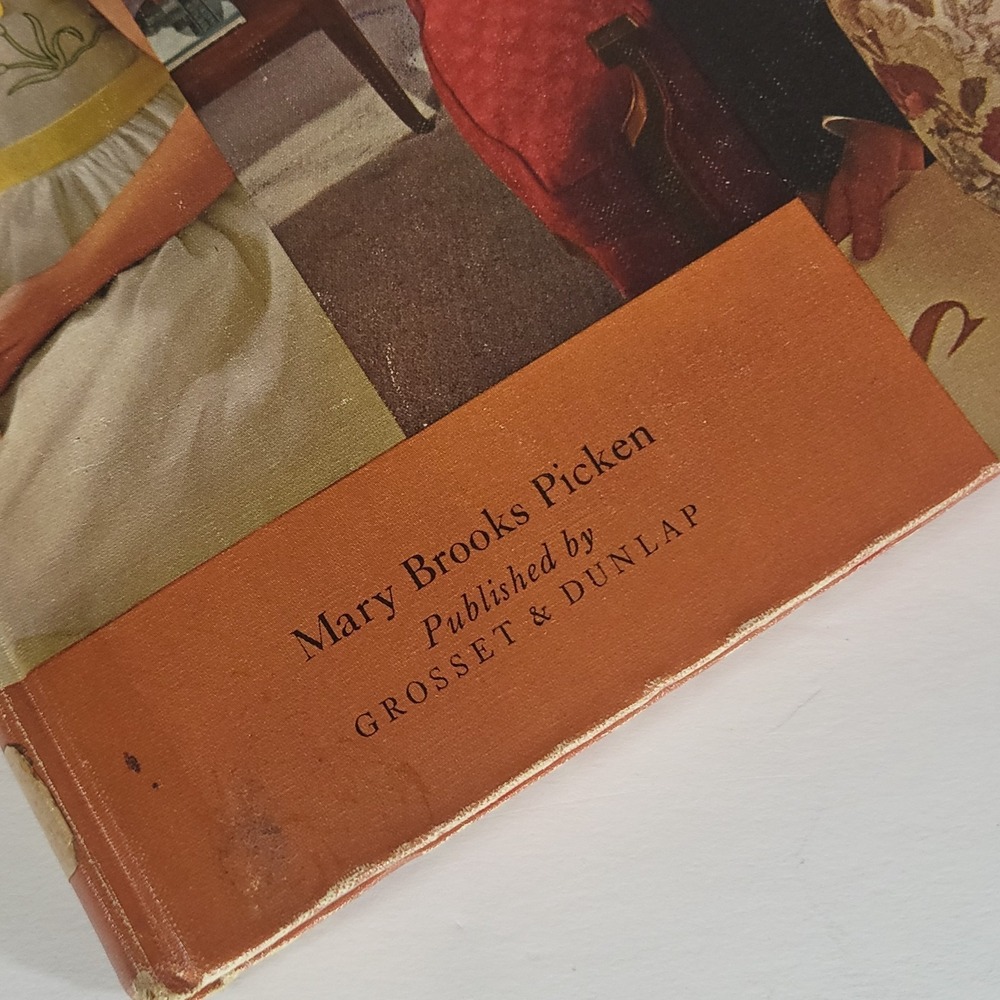 Vintage Singer Sewing Book Complete Guide to Sewing 1972 Revised Edition - Picture 2 of 8